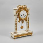 983 8264 TABLE CLOCK